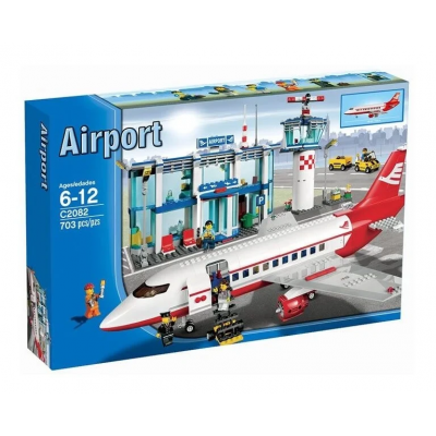 Конструктор для хлопчиків та дівчаток “Аеропорт. Літак” 703 деталі (C 2082)