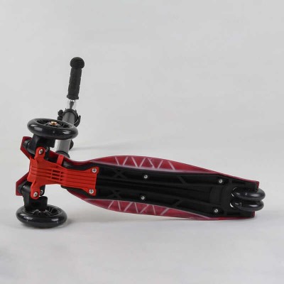 Самокат A 25775 /779-1533 MAXI "Best Scooter" (1) 4 кол. PU, СВЕТ, трубка руля алюминиевая, d передних колес = 12 см, d задних колес = 8 см, в коробке