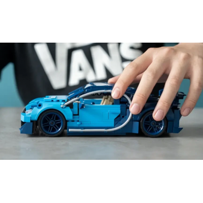 Конструктор для хлопчиків "Спортивна гоночна машина Bugatti Chiron" 690 деталей (SY 8252)